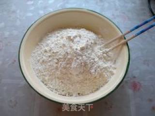 白菜虾仁水饺的做法步骤：2