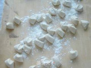 白菜虾仁水饺的做法步骤：2