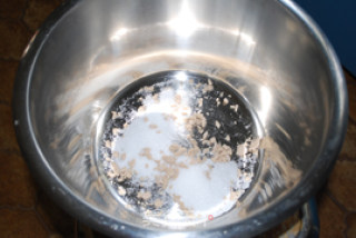平底锅做薄饼的做法步骤：2