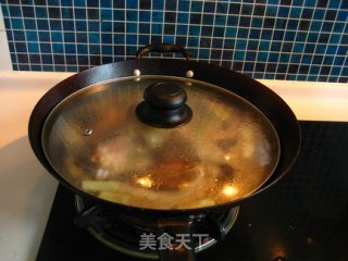猪蹄子烧五花肉的做法步骤：5
