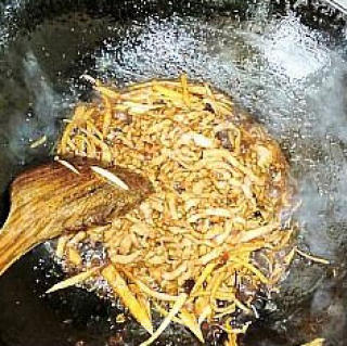 茭白肉丝面的做法步骤：2