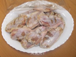 80后女人如何拴住老公的胃—可乐鸡翅的做法步骤：2
