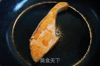 简易双吃三文鱼 之 咖喱三文鱼的做法步骤：2