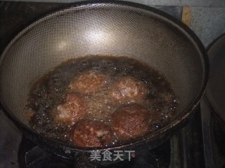 简单版—红烧狮子头的做法步骤：2