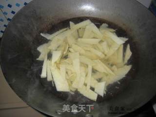 荠菜炒冬笋的做法步骤：3