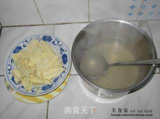 荠菜炒冬笋的做法步骤：3