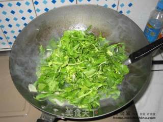 荠菜炒冬笋的做法步骤：3