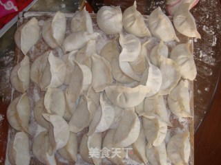 大年饺子——芹菜猪肉饺的做法步骤：2
