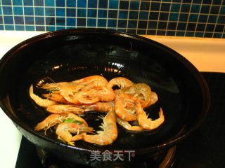 香菇炒虾的做法步骤：5