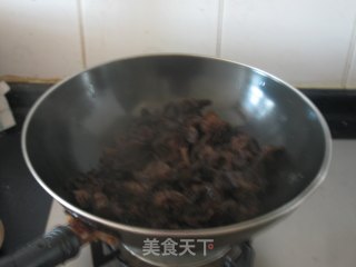 木耳黄瓜宝的做法步骤：2