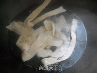 葱香芝麻油泼面的做法步骤：2