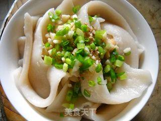 葱香芝麻油泼面的做法步骤：2