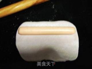 葱香热狗面包（七刀花式面包）的做法步骤：4