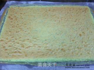 青青绿绿春节的气氛到来啦@@菠菜蛋糕的做法步骤：5