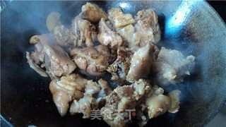 猪手焖莲藕的做法步骤：2
