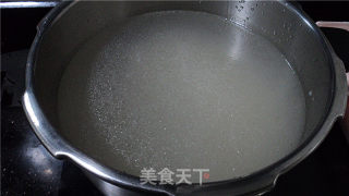 白果腐竹江瑶柱粥的做法步骤：2