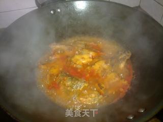 酸酸甜甜鲈鱼的做法步骤：2