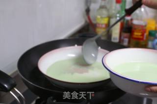 印尼特色糕点--椰汁三色糕（也称为娘惹糕）的做法步骤：2