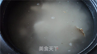红豆粉葛猪骨汤的做法步骤：2