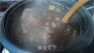 红豆粉葛猪骨汤的做法步骤：2