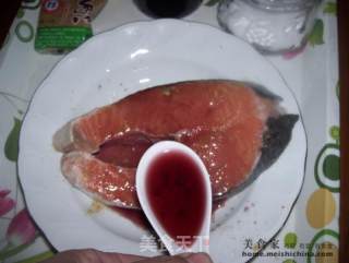 清蒸三文鱼的做法步骤：2