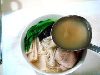 美味晚餐“上海老鸭汤面”的做法步骤：5