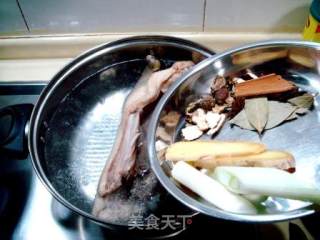 药食同源，滋补美食“香酥桃仁鸭方”的做法步骤：5
