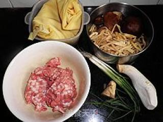 年菜之八过年必做超详细特鲜香的------自做双菇肉糜百叶包的做法步骤：4