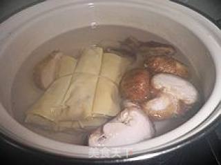 年菜之九清淡的三打汤-----蛋饺鱼丸百叶包汤的做法步骤：3