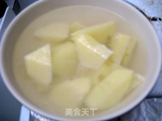 大吉大利——土豆烧鸡块的做法步骤：4