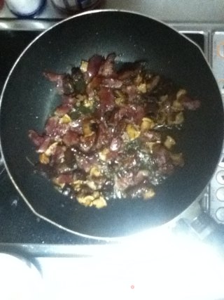 蒜苗腊肉炒笋干的做法步骤：2