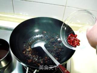碎排骨制作“香炒寸筋骨”的做法步骤：2