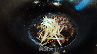 沙姜蒸鲫鱼的做法步骤：2
