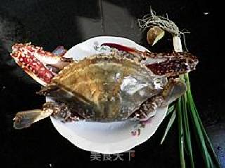 年菜之十二又鲜又香的-----葱爆大海蟹的做法步骤：3