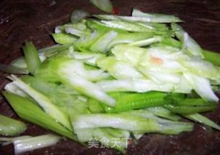 西芹牛柳的做法步骤：3
