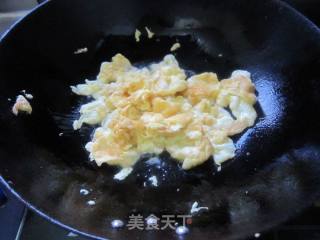 韭菜莛炒鸡蛋的做法步骤：3