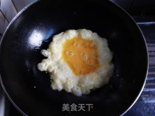 蚕豆木耳炒鸡蛋的做法步骤：4