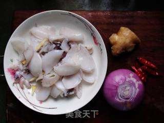 砂锅墨鱼仔的做法步骤：5