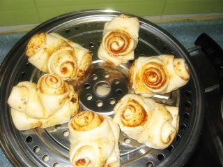 香辣花卷的做法步骤：2