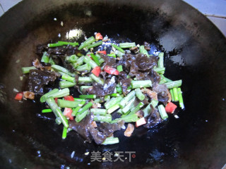豆角肉丝焖面的做法步骤：2