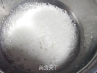 新年第一个蛋糕---奶油戚风蛋糕的做法步骤：4
