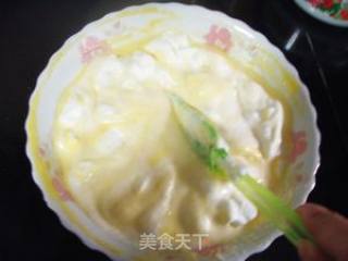 新年第一个蛋糕---奶油戚风蛋糕的做法步骤：4