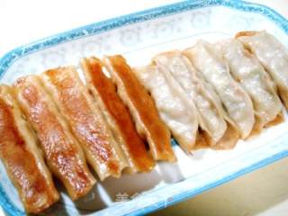京城话美食，地道北京味儿“锅贴”的做法步骤：6