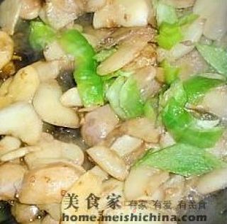节令佳肴----秋菱牛肉的做法步骤：4