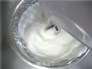 材料简单的戚风蛋糕的做法步骤：2