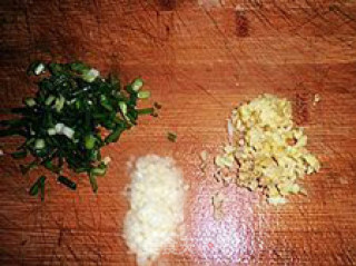 年菜之十五保持原味-----清蒸蒜香大明虾的做法步骤：3