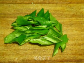 青椒蒜苗炒鸡蛋的做法步骤：5