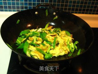 青椒蒜苗炒鸡蛋的做法步骤：5