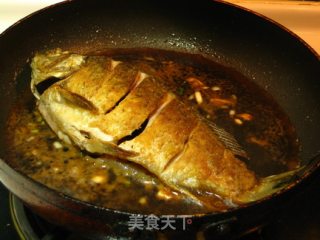 糖醋鲫鱼的做法步骤：5