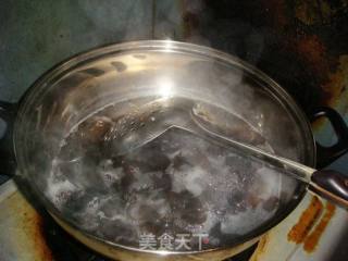 木耳拌豆腐的做法步骤：2